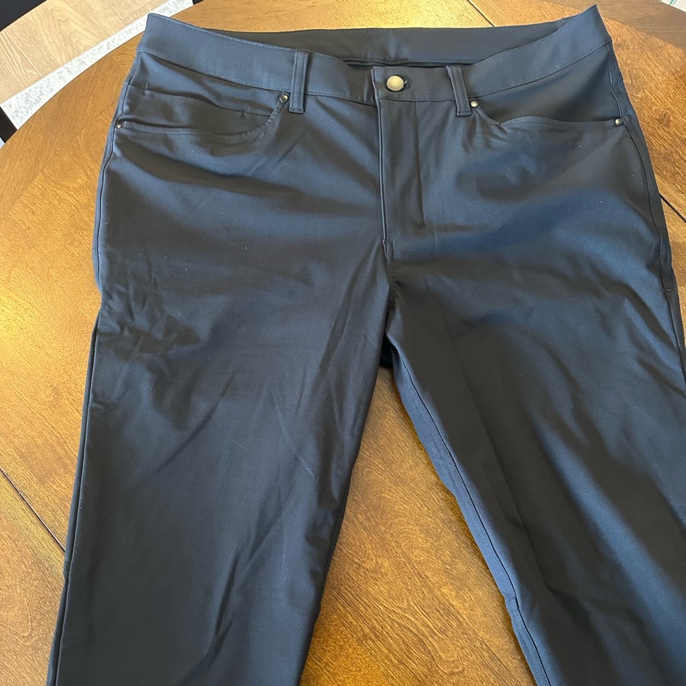 Men’s Lululemon Slim-Fit Black ABC pants